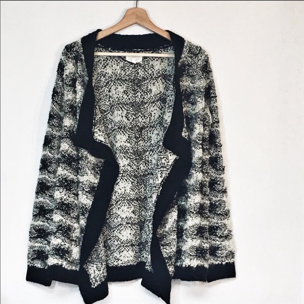 Lou & grey black white sweater size small